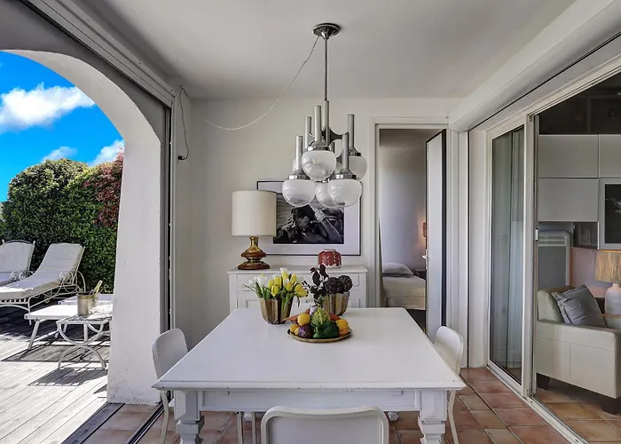 Les Bastides 30282 *